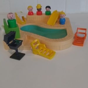 Vintage 1980's Little People Pool Set With Little People